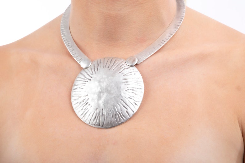 Ethnic Bohemian Style Custom Handmade Jewelry Women Necklace Zamak Silver Plated Accessories
