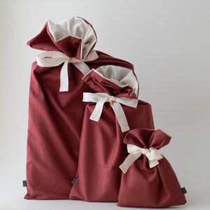 Borsa regalo rosso ruggine e naturale