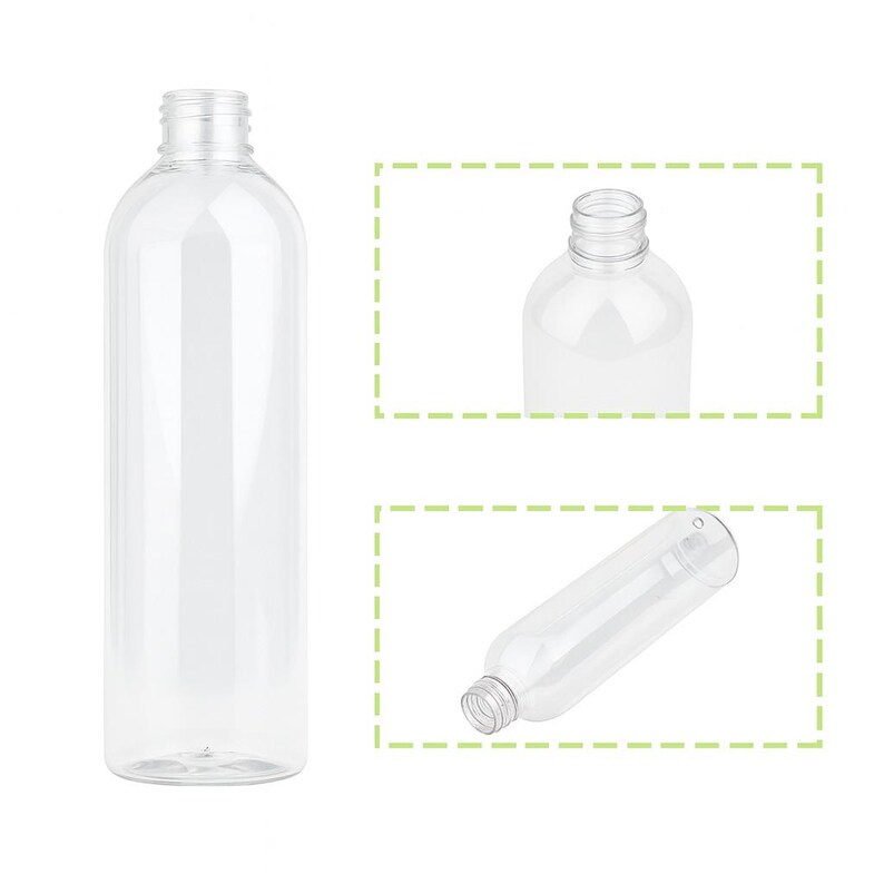 K&ouml;nnte beinhalten: Transparente Kunststoffflasche mit rundem K&ouml;rper und Gewindehals. Das Bild zeigt auch Nahaufnahmen des Flaschenhalses und einer kleineren, &auml;hnlichen Flasche. Die Flaschen sind leer und transparent, geeignet f&uuml;r verschiedene Fl&uuml;ssigkeiten.