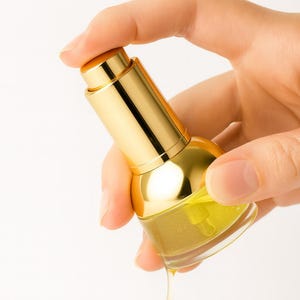 New Luxury Gold Press Pump Serum Bottle – 20ml/30ml Refillable Glass Bottle. image 5