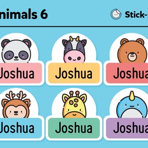 Könnte beinhalten: Sechs bunte Tieraufkleber mit dem Namen "Joshua" auf jedem. Die Tiere sind ein Panda, eine Kuh, ein Bär, ein Reh, eine Giraffe und ein Narwal. Die Aufkleber sind Teil eines Sets namens "Animals 6" und sind zum Aufkleben gedacht.