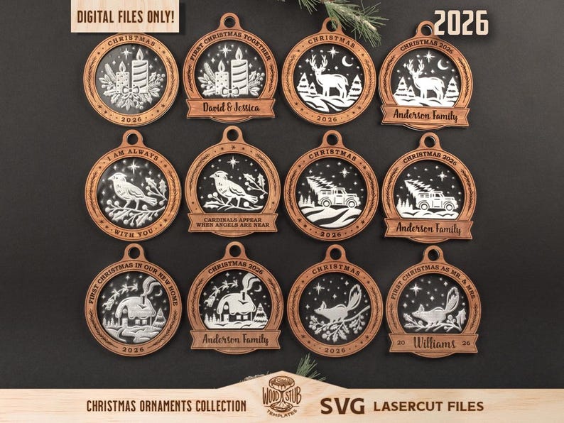 Puede incluir: Colecci&oacute;n de adornos navide&ntilde;os de madera cortados con l&aacute;ser. Cada adorno circular presenta dise&ntilde;os detallados como velas, ciervos, p&aacute;jaros y zorros, con texto personalizado y el a&ntilde;o 2026. Con borde decorativo. 'Christmas Ornaments Collection' visible.