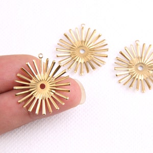 Brass earrings-Earring copper accessories-Earring pendant-Brass earring charms-Earring connector-Brass jewelry-Sun shape earrings BR0005