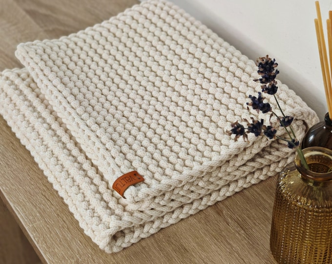 Tischläufer - natürliche und gemütliche gestrickte Tischdekoration | Wohnzimmer  Tischdeko | Handgemacht