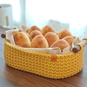 Crochet basket oval | Basket with wooden handles | Bookshelf decor | Bread basket | Kitchen storage