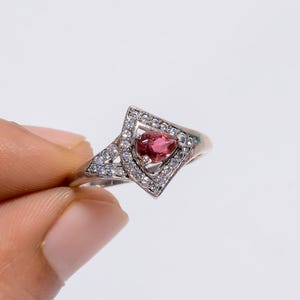 Sterling Silber Rhodolith Granat Ring: Eleganter Juli Birthstone Schmuck