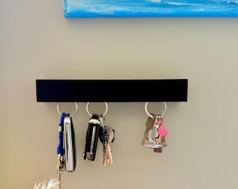 Key Holder for Wall – Modern Floating Key Rack with Hidden Hooks – Minimalist 4 Key Hanger – Screw Mounted Entryway Organizer