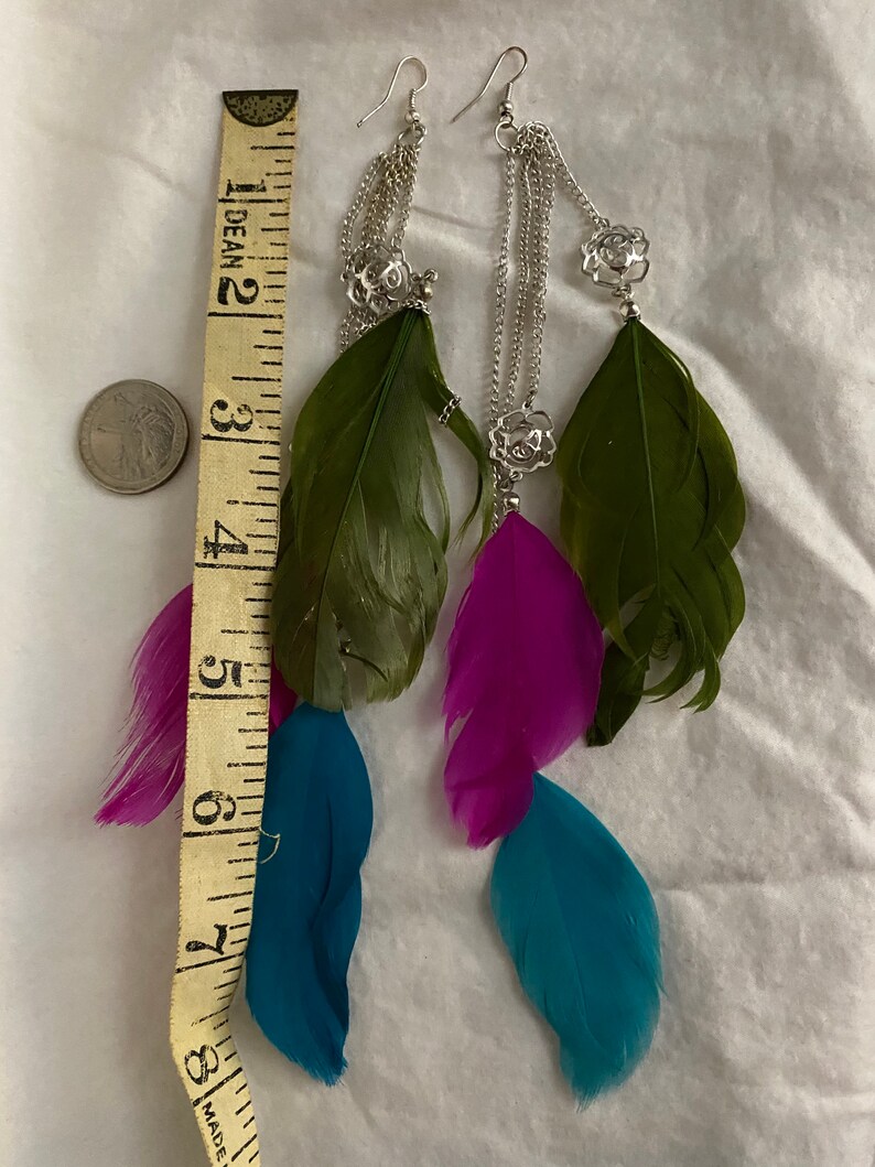 Fuchsia /& Blue  Uniquely Stylish and Charming 20cm Silver Chain Dangly Pierce 8 Earrings  Hues of Dramatic Green Vintage Long Feather