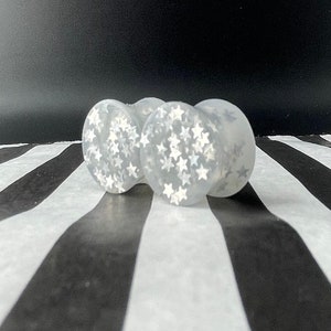 Handgemachte Weihnachtssilber-Braut-Gauges-Ohrringe für Sie, Weihnachtsohrringe für Hochzeitsgeschenk, benutzerdefinierte Double Flare Silikon-Plugs für die Braut