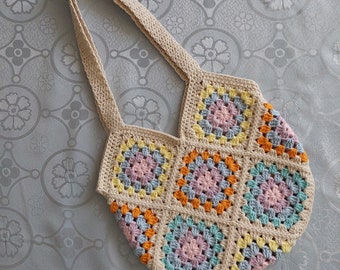 Handgemaakte gehaakte vierkante oma-tas: boho gebreide draagtas