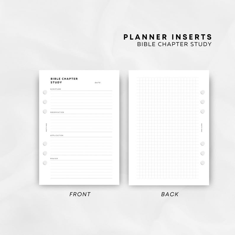 Peut inclure: Feuilles de planification pour &eacute;tude biblique par chapitre. La page avant comporte des sections pour les &eacute;critures, l'observation, l'application et la pri&egrave;re avec des lignes et une date. La page arri&egrave;re pr&eacute;sente une grille.