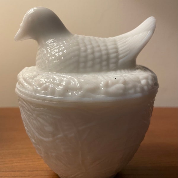 Vintage Avon milk glass ‘Nesting Dove’ lidded pot