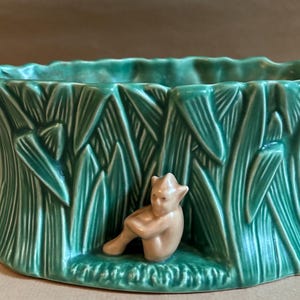 Vintage SylvaC hyacinth leaf and pixie planter 2049