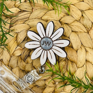 JW Daisy Badge Reel with Card Holder: Personalized Convention Gift
