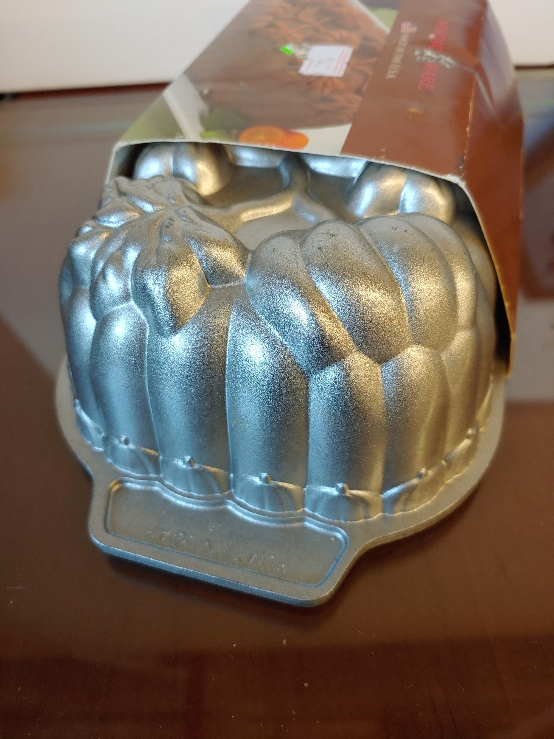 Nordic Ware USA 6-cup Halloween Pumpkin Harvest Cast Aluminum Loaf
