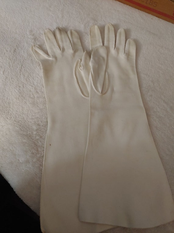 Vintage Womens Off White Crescendoe Long Gloves Si