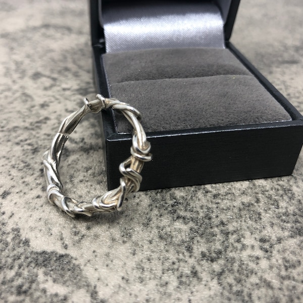 Massiver Silber Twist-Ring, Statement-Ring, einzigartiges Schmuck-Geschenk