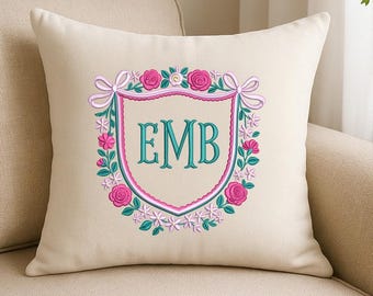 Broderidesign med preppy vapensköld, kokett rosettmonogramram, broderifil med blommigt bröllopsvapensköldram, 6 storlekar