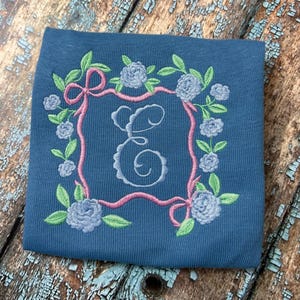 Hydrangea Crest Embroidery Design, Floral Bow Banner Embroidery Frame Newborn Baby Banner Embroidery Grandmillennial Coquette Wedding Banner