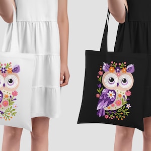 Peut inclure: Deux sacs fourre-tout avec un motif floral repr&eacute;sentant un hibou violet avec une couronne de fleurs. Le hibou est entour&eacute; de fleurs roses, orange et vertes. Un sac est blanc et l'autre est noir.