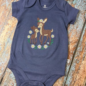 Deer Embroidery Design Floral Deer Machine Embroidery File, Animal Embroidery Machine File, Instant Download, 5 Size