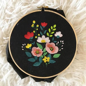 Wildflowers Machine Embroidery Design, 4 sizes, Instant Download