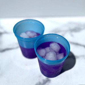 Personalized name party cups, custom reusable color changing frosted cups for bachelorette weekends, bridal showers, birthdays, vacations, and wedding favors.