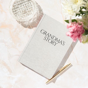 Grandma&#39;s Story Journal: Family Keepsake with Prompts