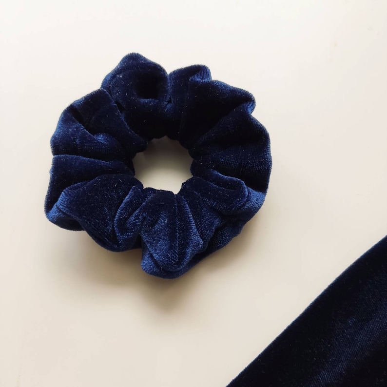 Velvet hairband with wire inside to tie yourself Timeless Bild 10