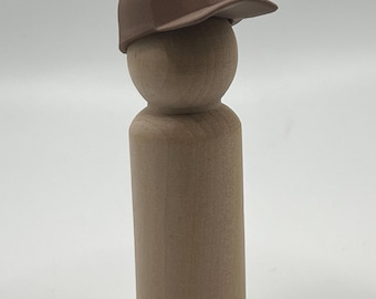 Gorra de béisbol para muñecas de madera de 3,5 pulgadas en miniatura.