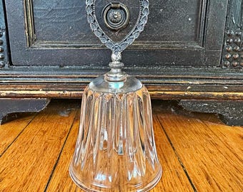 Campana d'altare in vetro vintage con manico a cuore