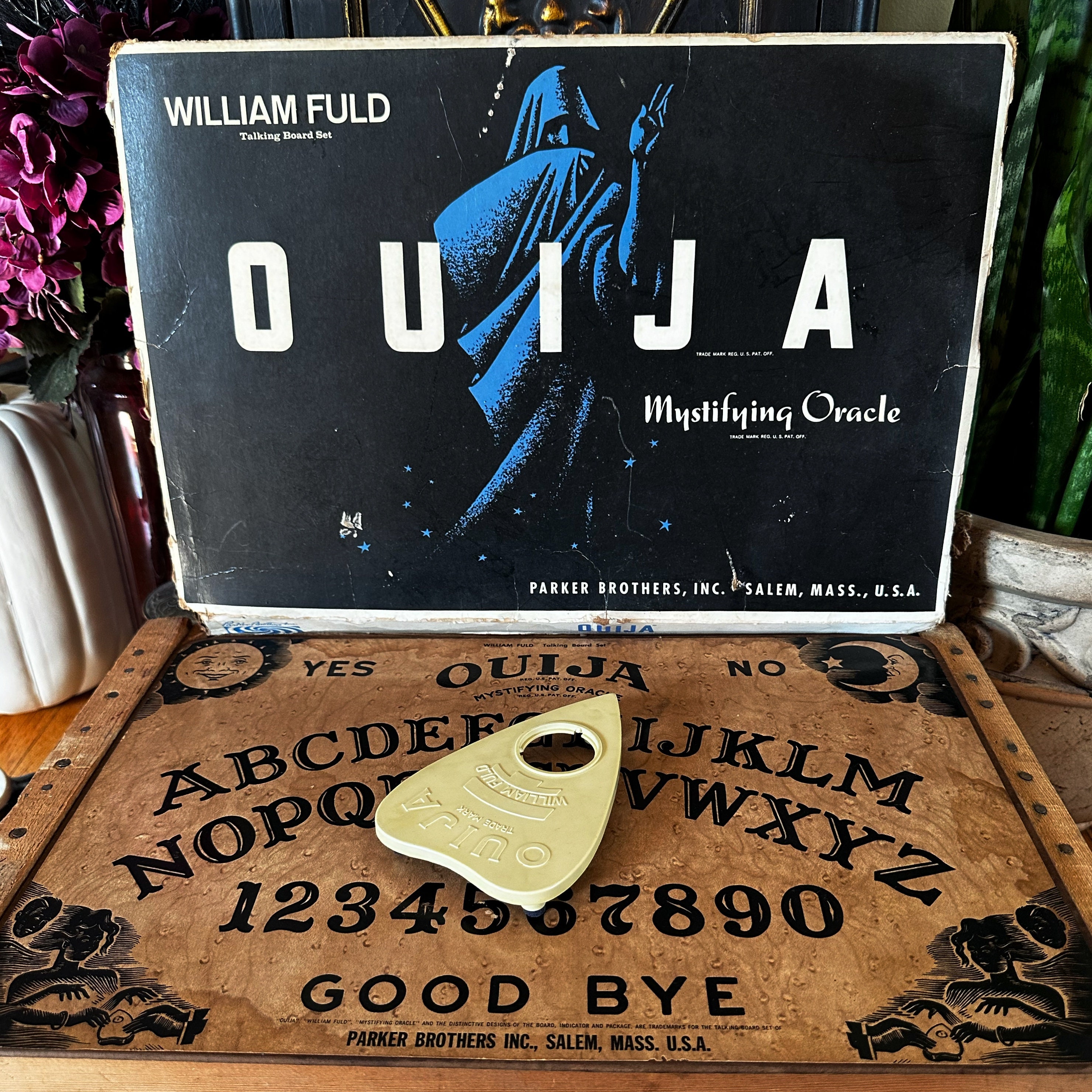 Vintage Ouija Board 1972 William Fuld Parker Brothers Salem Massachusetts  👀 👀