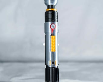 Sabre laser imprimé en 3D Ezra Bridger/Sabine Wren « Ahsoka »