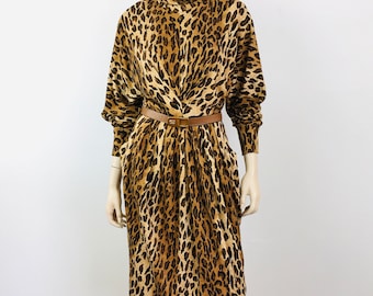 Vintage 1980s LEOPARD PRINT  Batwing Sleeve Pleated Dress