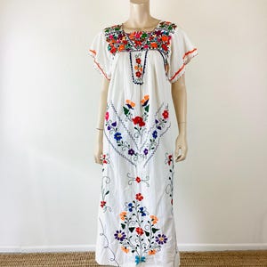 Vintage 1970s EMBROIDERED MEXICAN Caftan Dress Hippie / Boho Style