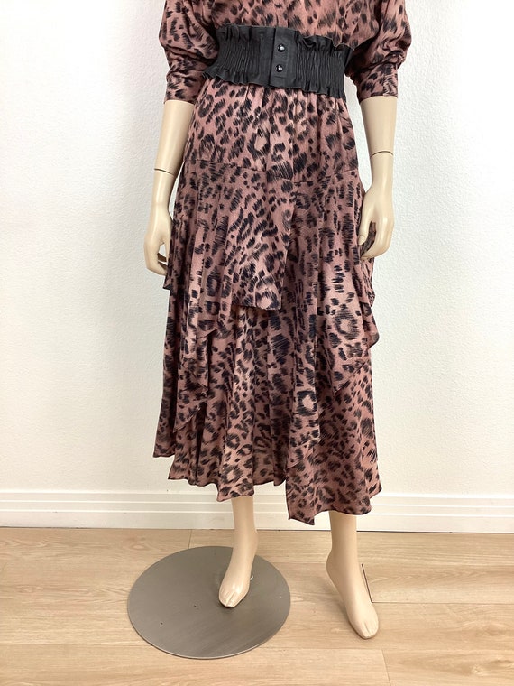 Vintage 1980s LEOPARD Print TIERED HANKY Hem Dress - image 4