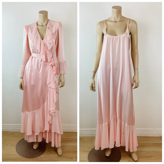 Vintage 1990s PINK LUCIE ANN Ruffled Wrap Robe & … - image 1
