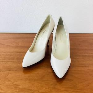 Vintage 1980s BONE WHITE LEATHER High Heel Shoes / 7
