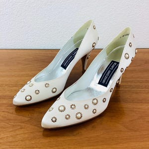 Vintage 1980s STUART WEITZMAN White Satin CRYSTAL Embellished High Heel Shoes / Heels New in Box 7.5