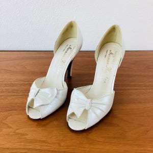 Vintage 1980s PEARL WHITE LEATHER Open Toe High Heel Shoes / Size 7