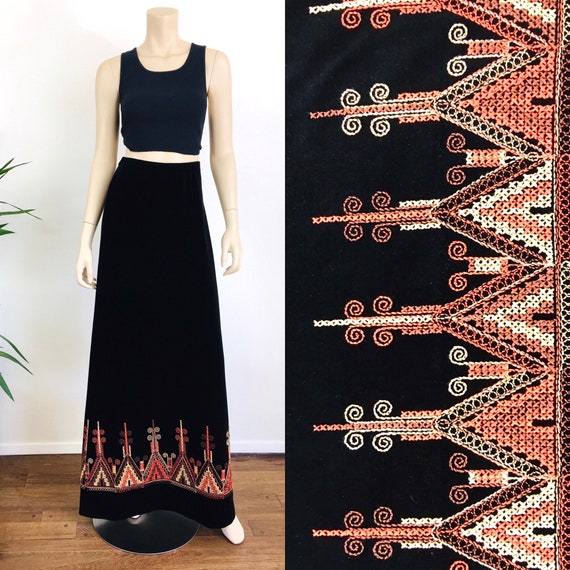 Vintage 1970s EMBROIDERED Maxi Skirt Hippie / Boho