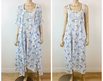 Vintage 1970s BLUE & WHITE  Floral Print Robe and Nightgown / Vintage Lingerie Set