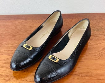 Vintage 1990s SALVATORE FERRAGAMO Black Leather Low Heel Shoes 8.5