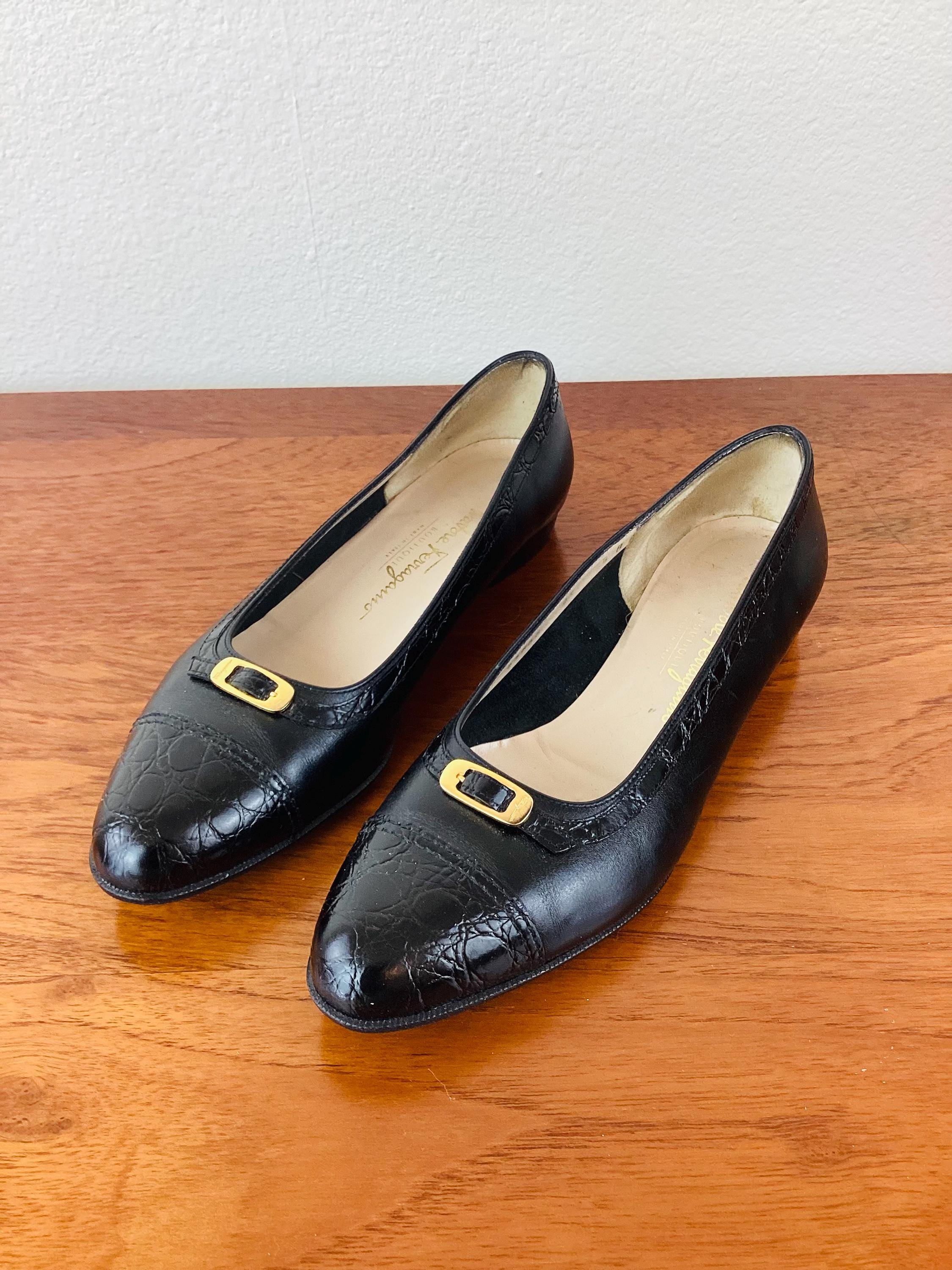 Vintage 1990s SALVATORE FERRAGAMO Black Leather Low Heel  display picture 2