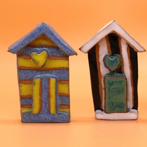 Large Pottery Beach Hut Magnet