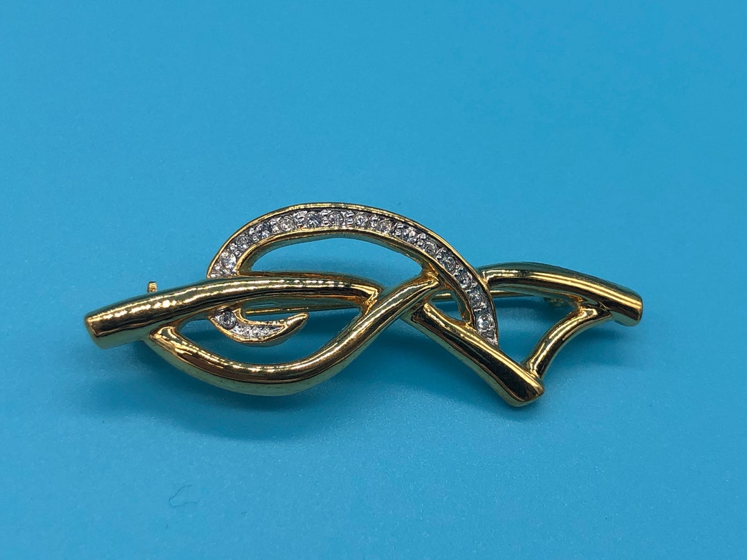 Broche Vintage Monet - Ruban Feuille Tourbillon Argenté Brossé - Occasion En Excellent État