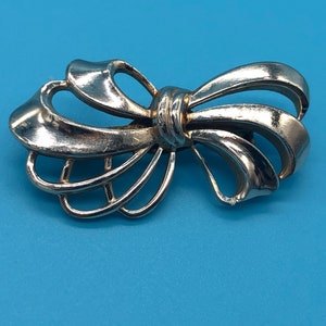 Vintage Gold Tone Bow Brooch | Vintage Gold Tone Bow Brooch | Vintage Abstract  Brooch | Gold Tone Abstract Bow Brooch | Bow Brooch | 864