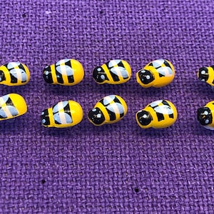 Bee Push Pins | Wooden Bee Pushpins | Wood Kawaii Bee Tacks | Bee Cork Board Pin | Cork Board Pins | Notice Board Pins | Reminder Board List