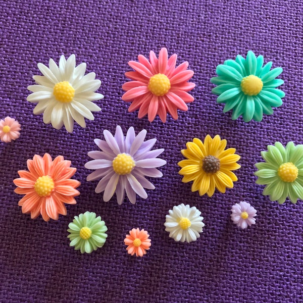 Flower Push Pins | Colourful Flower Pushpins | Floral Tacks | Cork Board Tacks | Cork Board Pins | Notice Board Pins | Reminder Board