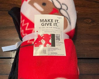 SANTA CHRISTMAS FLEECE Blanket, 48"x60", lightweight, No Sew or Sew Throw Kit
